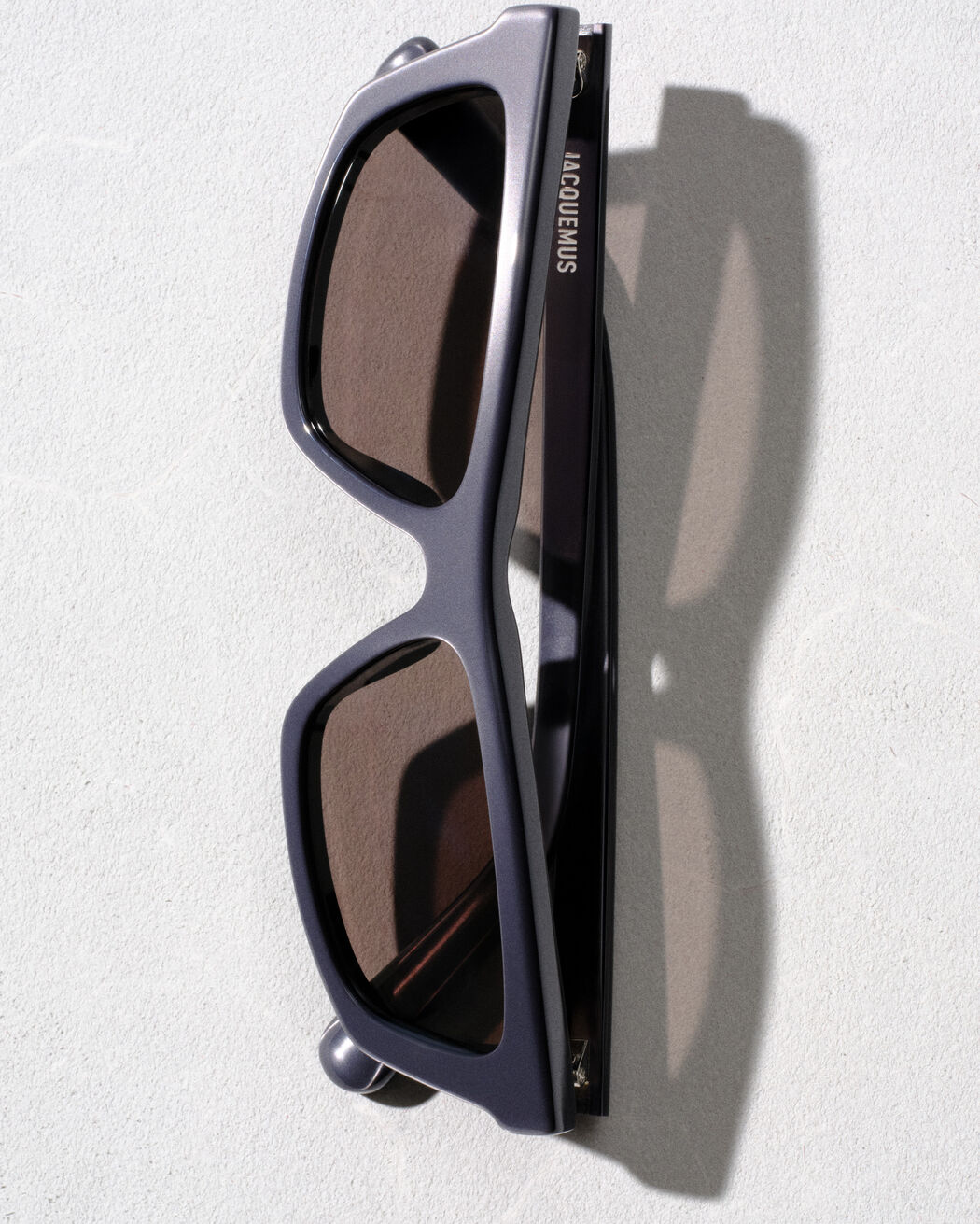 The Trapezi sunglasses
jacquemus the trapezi sunglasses