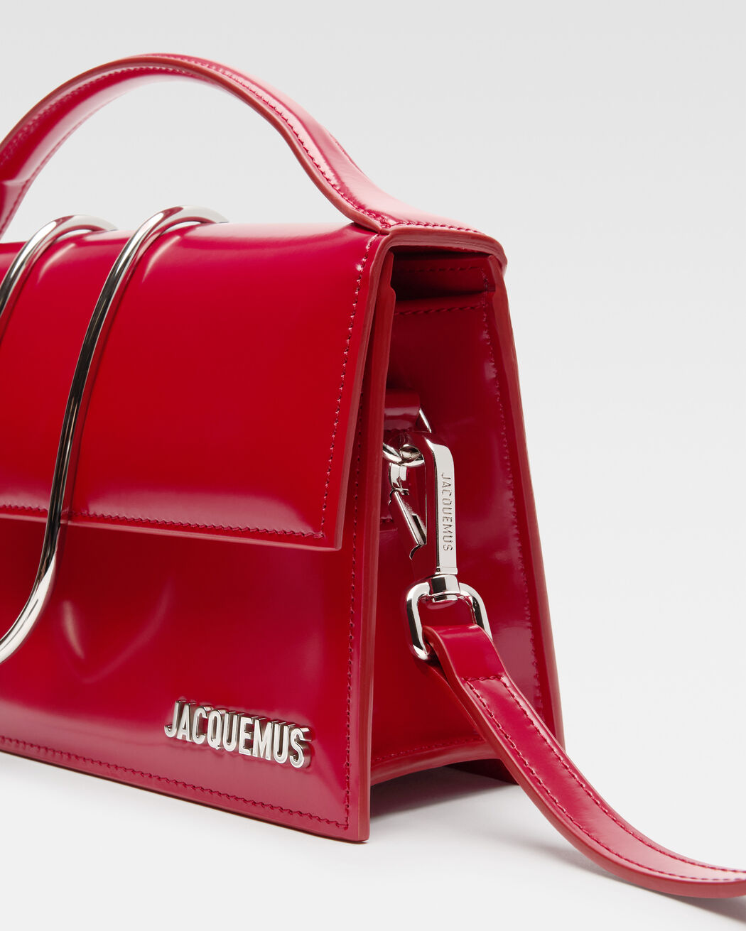 The large Bambino حقيبة jacquemus the large bambino حقيبة