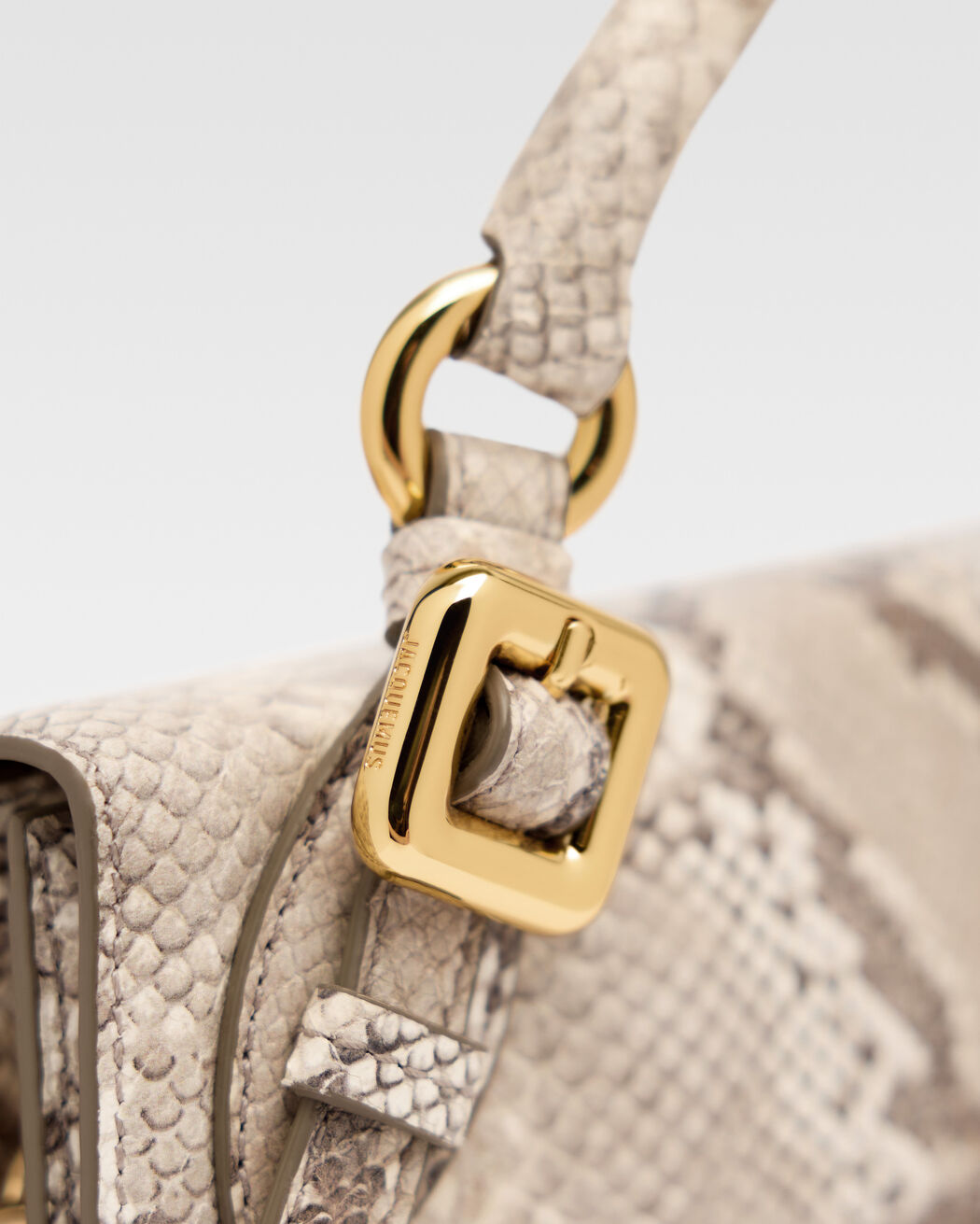 حقيبة The long Chiquito jacquemus حقيبة the long chiquito