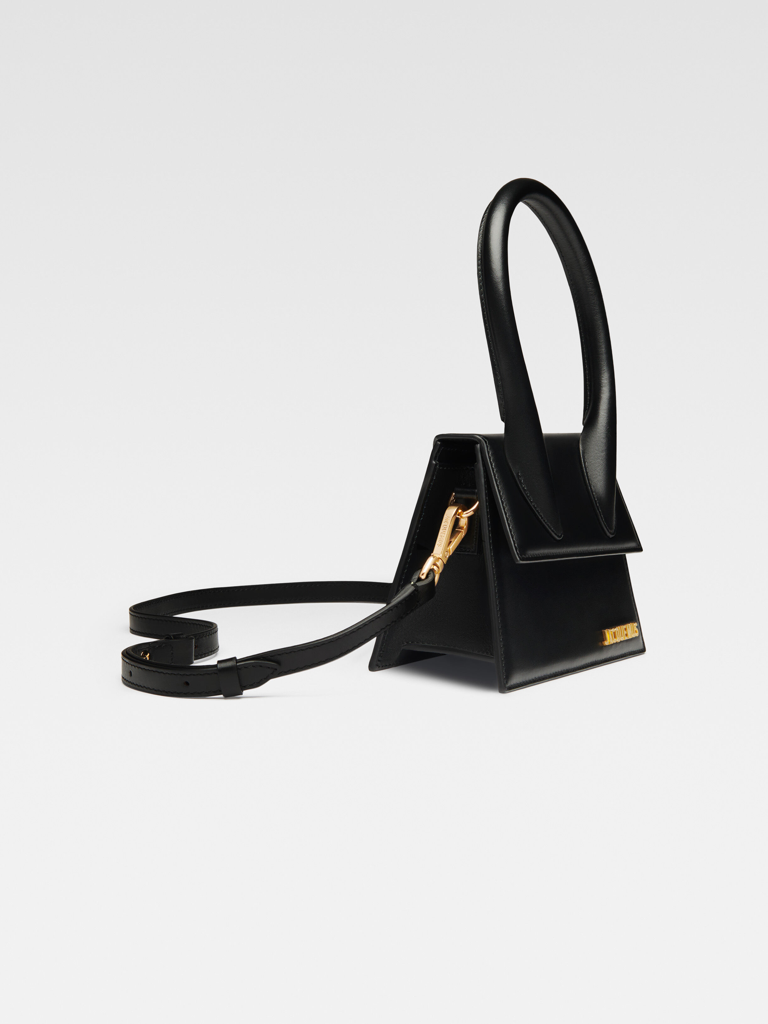 The medium Chiquito Mini bags JACQUEMUS UAE Official Website