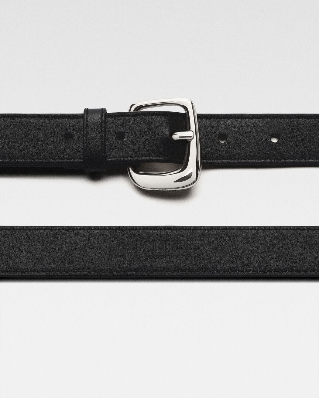 The Ovalo belt jacquemus the ovalo belt