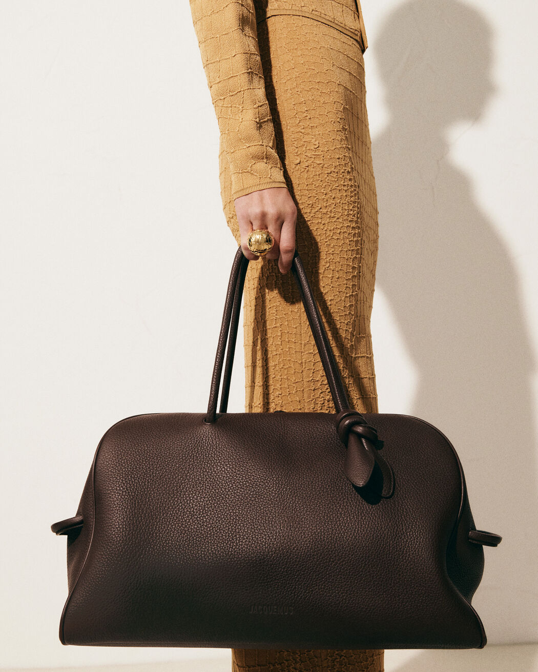 أقراط The Salon jacquemus أقراط the salon