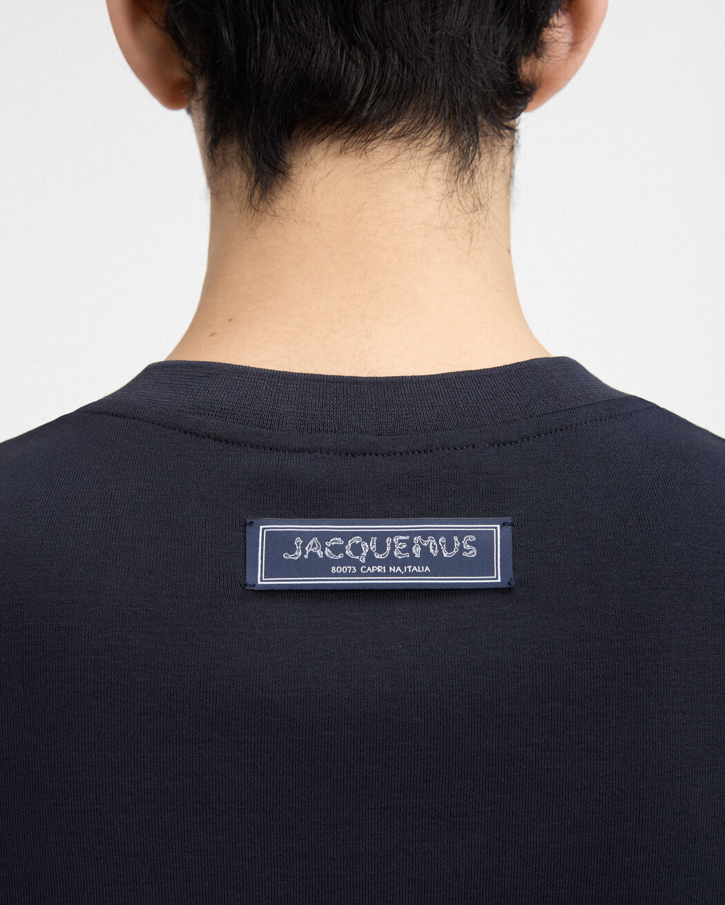 تي شيرت Le T-Shirt Pesco jacquemus تي شيرت le t shirt pesco