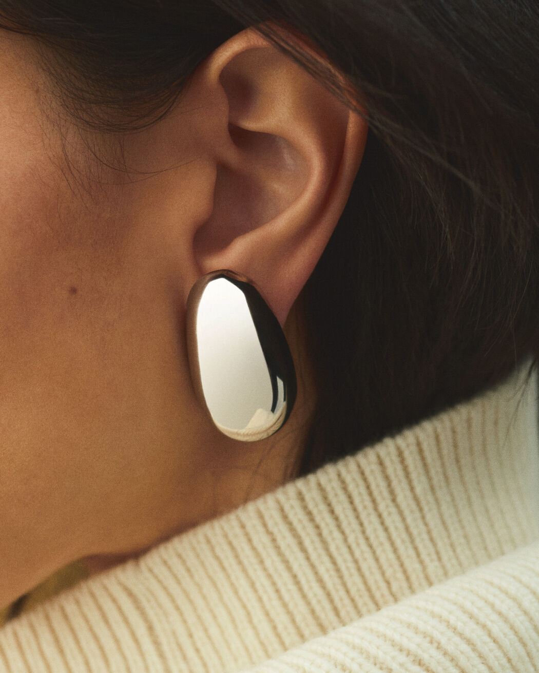 The Curvo earrings jacquemus the curvo earrings