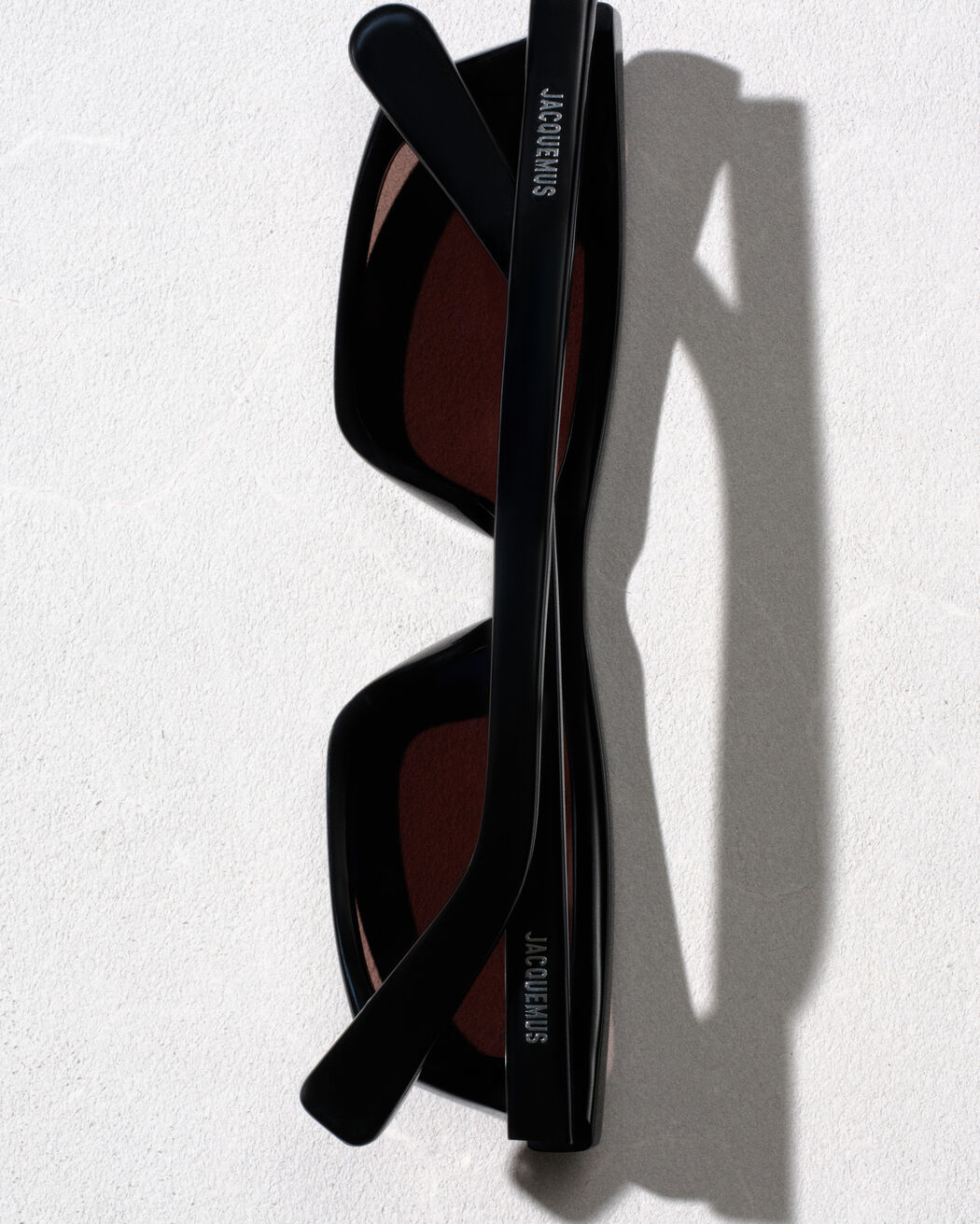The Trapezi sunglasses
jacquemus the trapezi sunglasses
