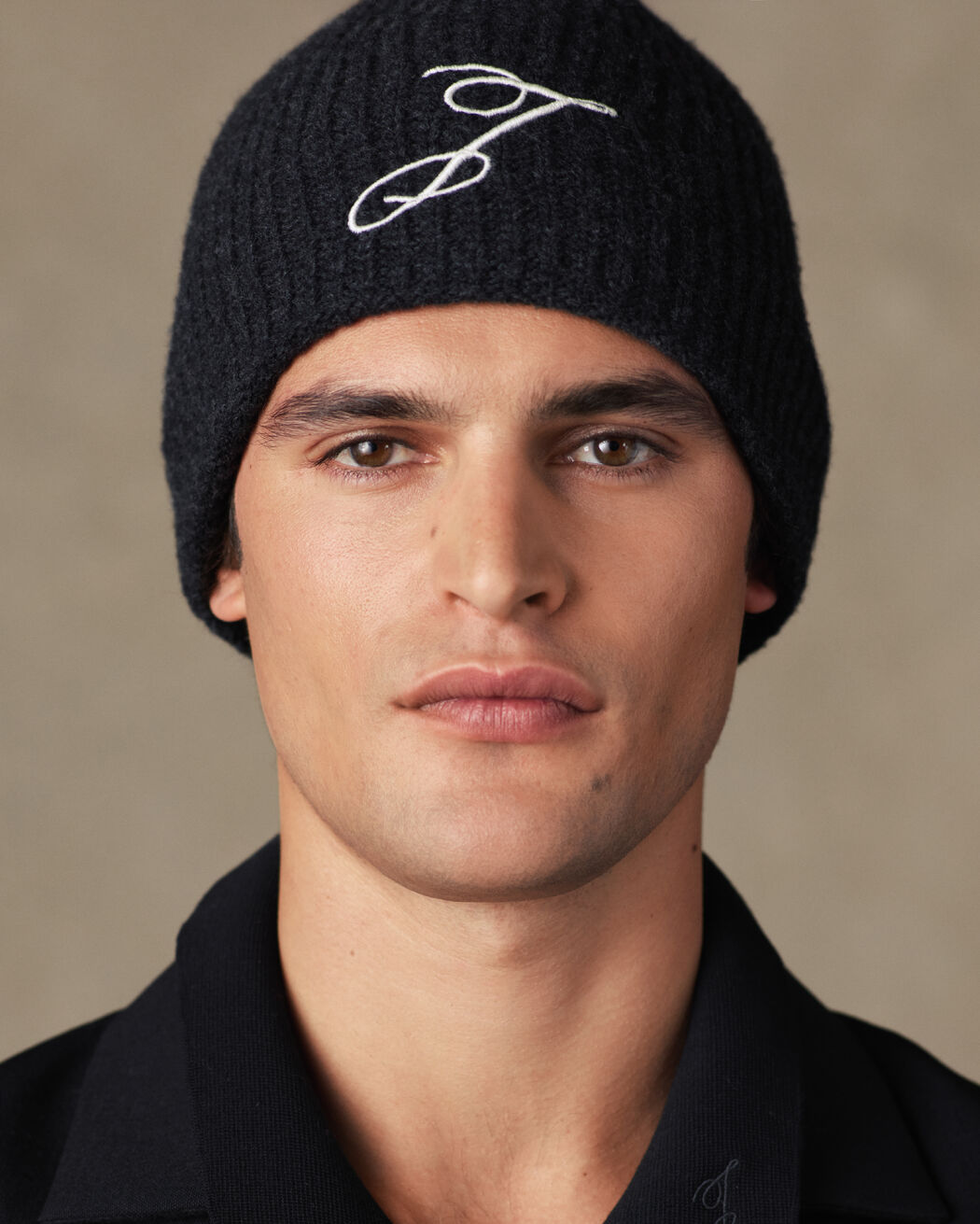 The Espiral beanie jacquemus the espiral beanie