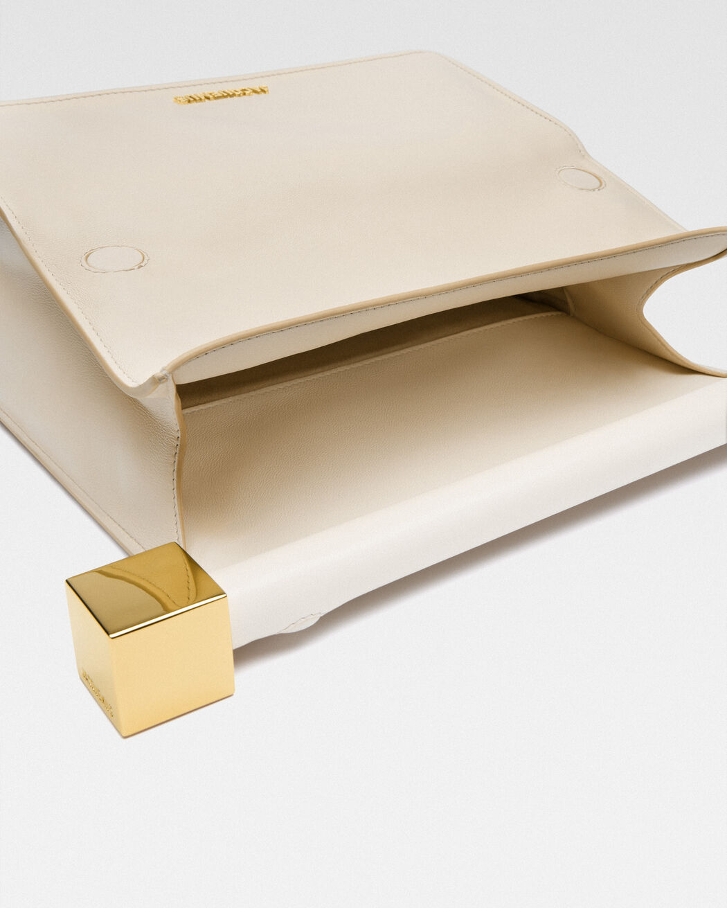 The Rond Carré clutch jacquemus the rond carr clutch