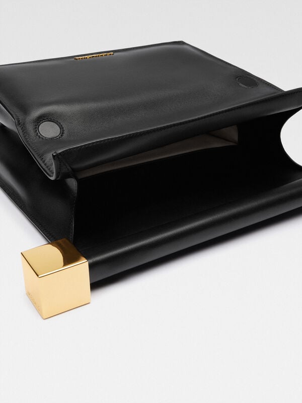 The Rond Carré clutch jacquemus the rond carr clutch