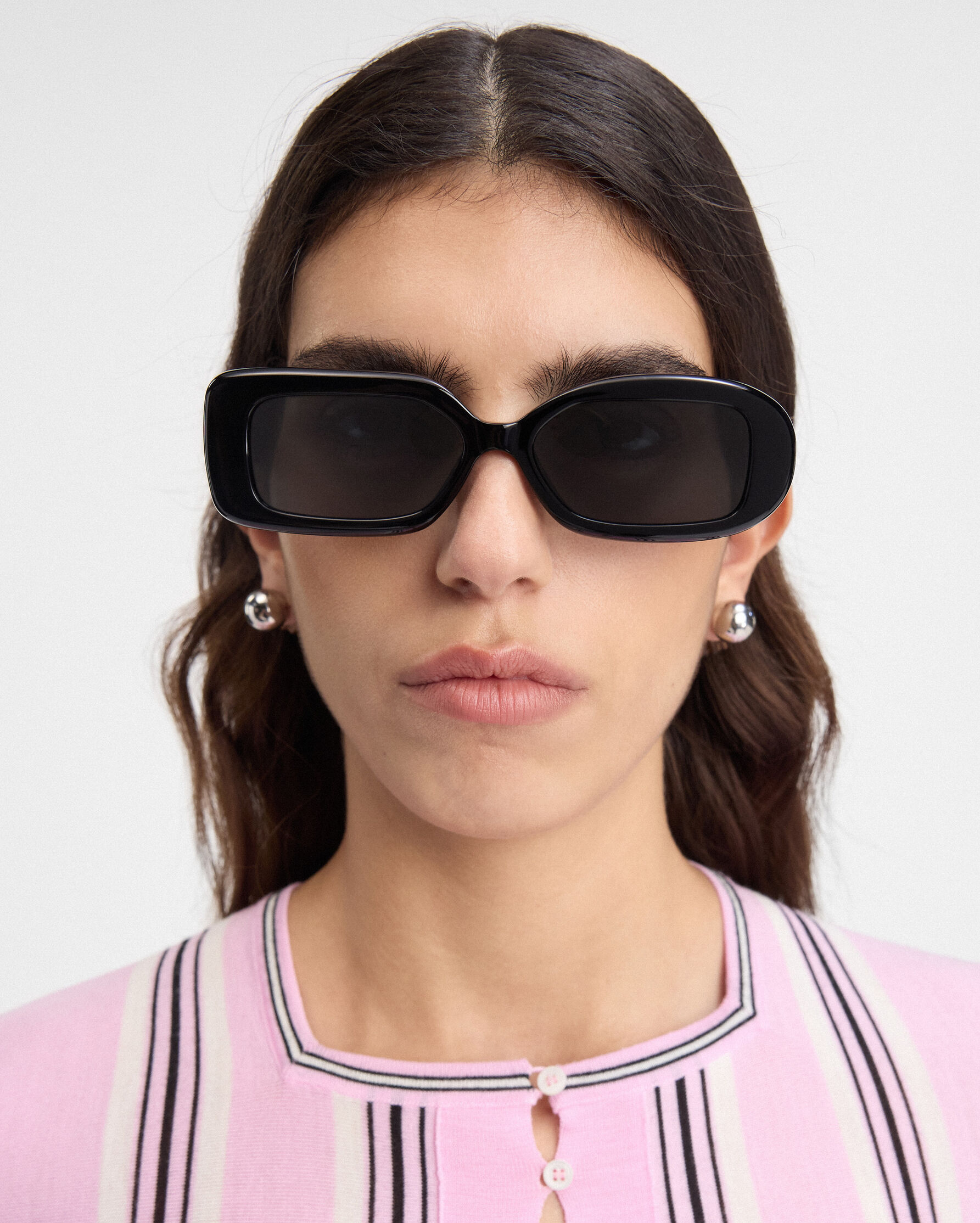 NEW JACQUEMUS SUNGLASSES, BLACK UNISEX EYEWEAR JACQUEMUS CARRE ROND JAC/10 C1 AA00-OKD20N-99X_F0.webp?v=  main image 3