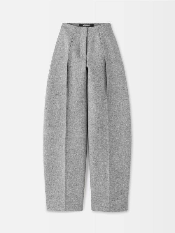 The Curvo pants jacquemus the curvo pants