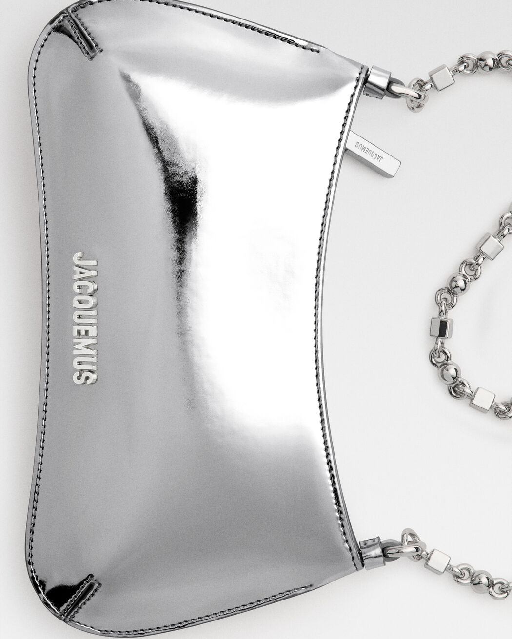 حقيبة The small Bisou Chaine jacquemus حقيبة the small bisou chaine