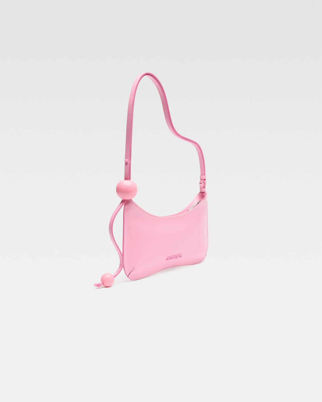 حقيبة Le Bisou Perle jacquemus حقيبة le bisou perle