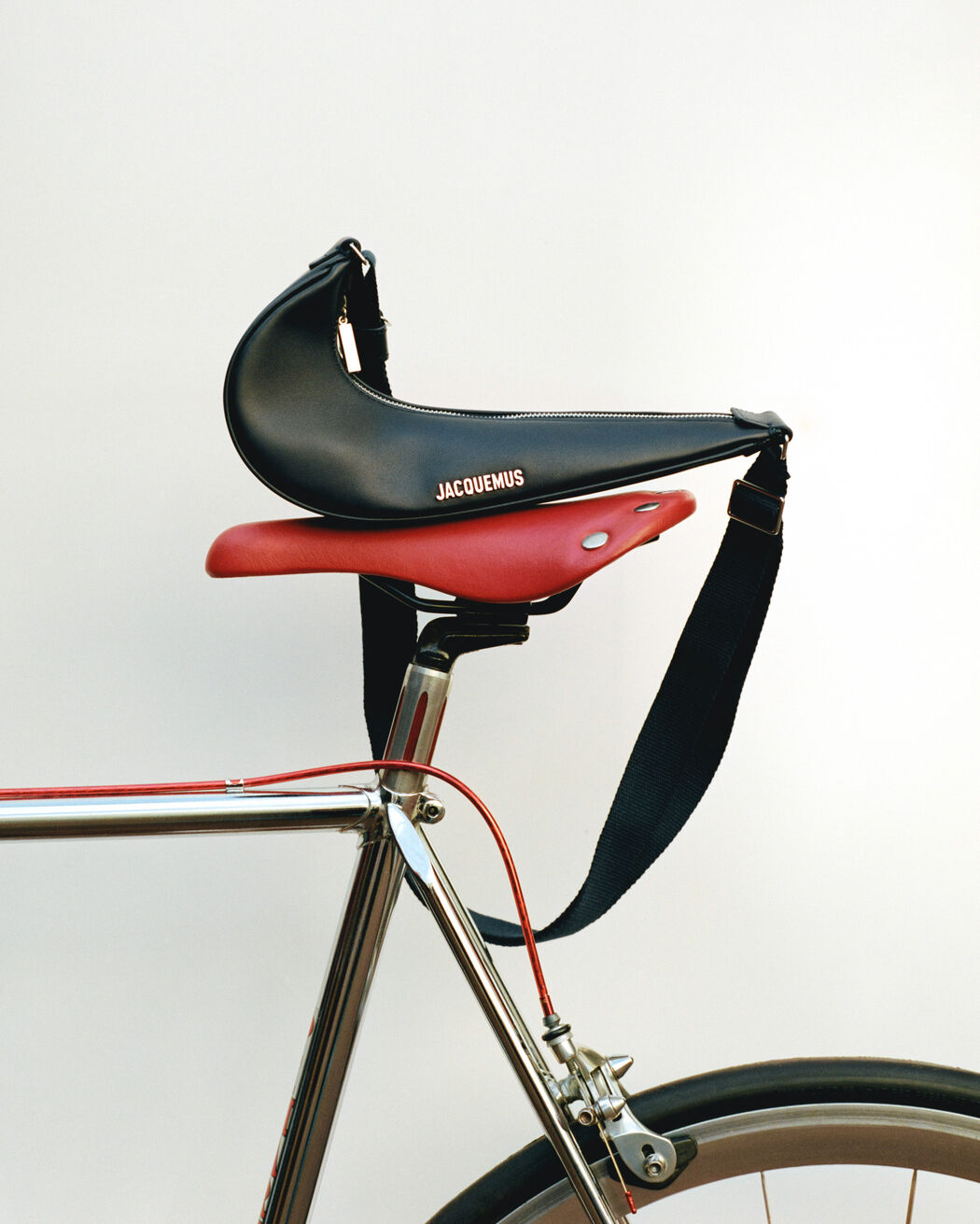 The Swoosh JACQUEMUS+NIKE bag the swoosh jacquemus nike bag