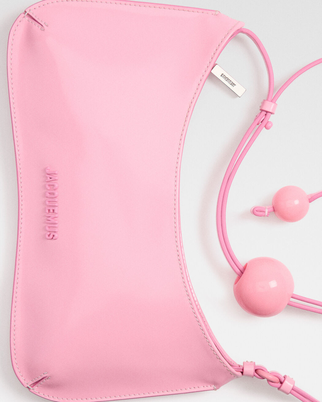 حقيبة Le Bisou Perle jacquemus حقيبة le bisou perle