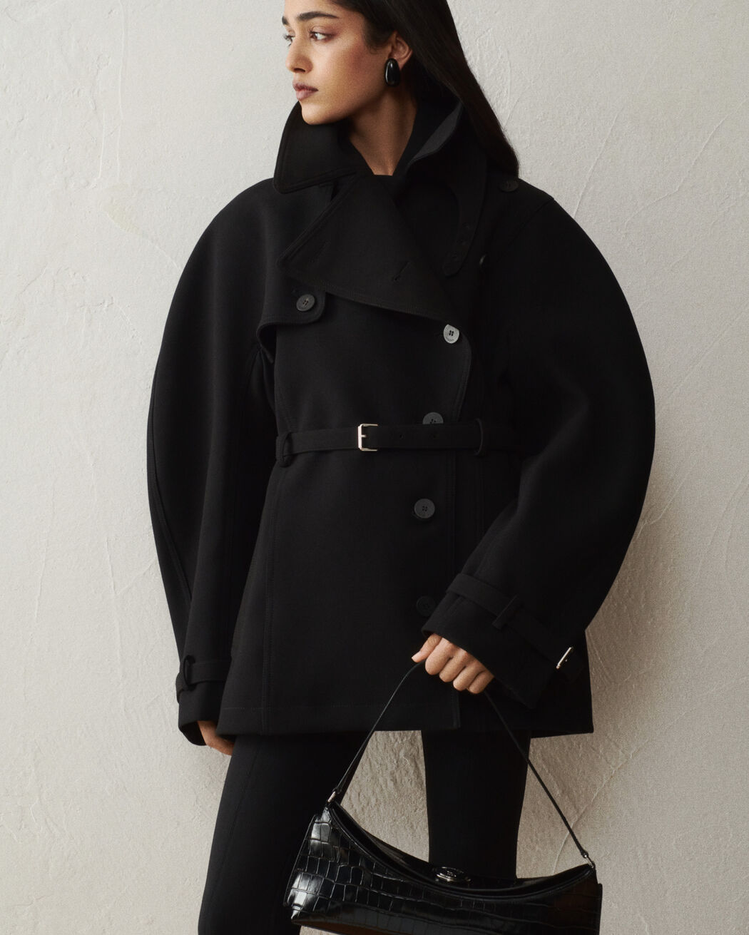 The Ovalo clutch jacquemus the ovalo clutch