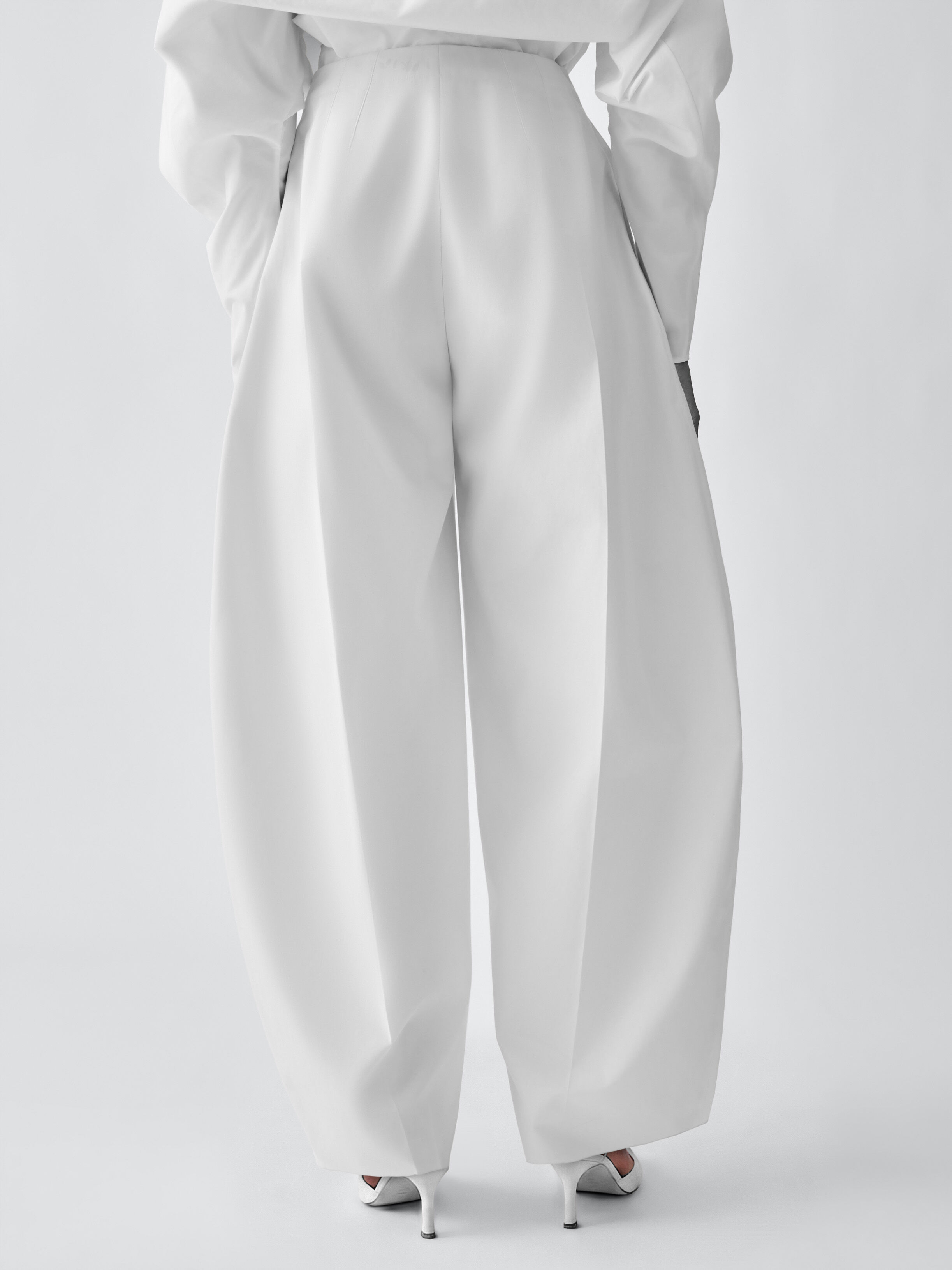 The Ovalo Fluid Pants