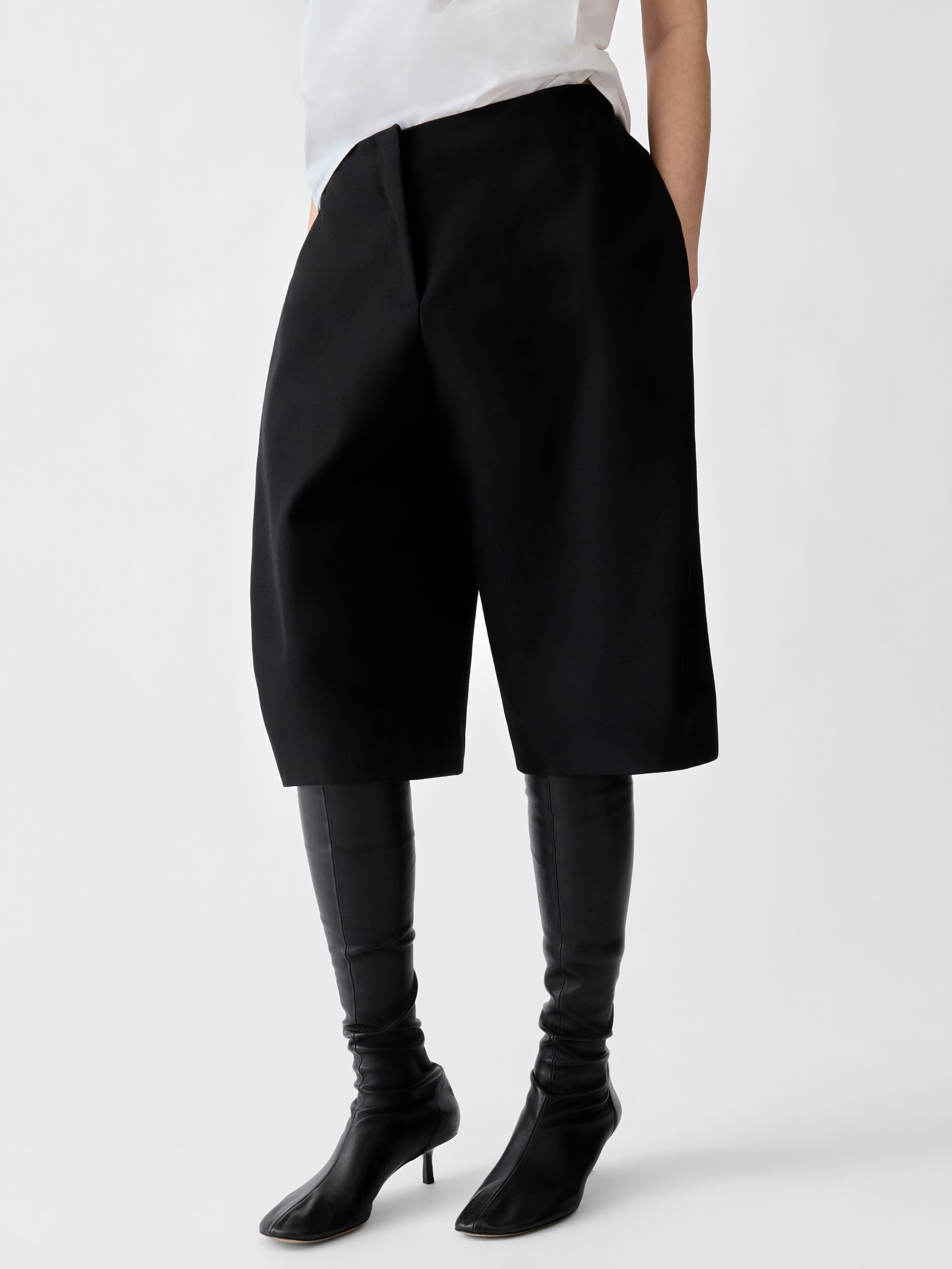The Cubisto Short
