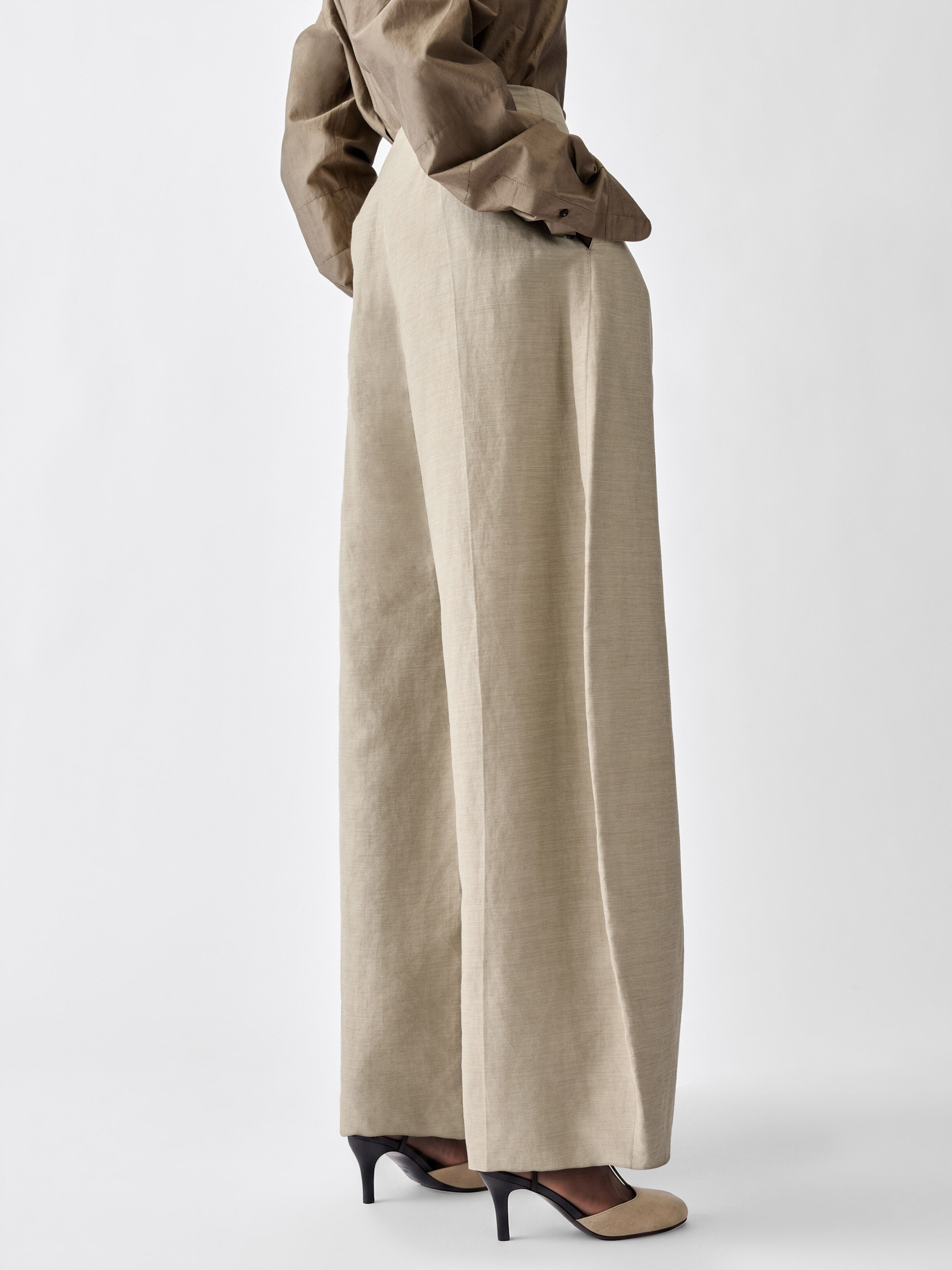 The Ovalo Fluid Pants