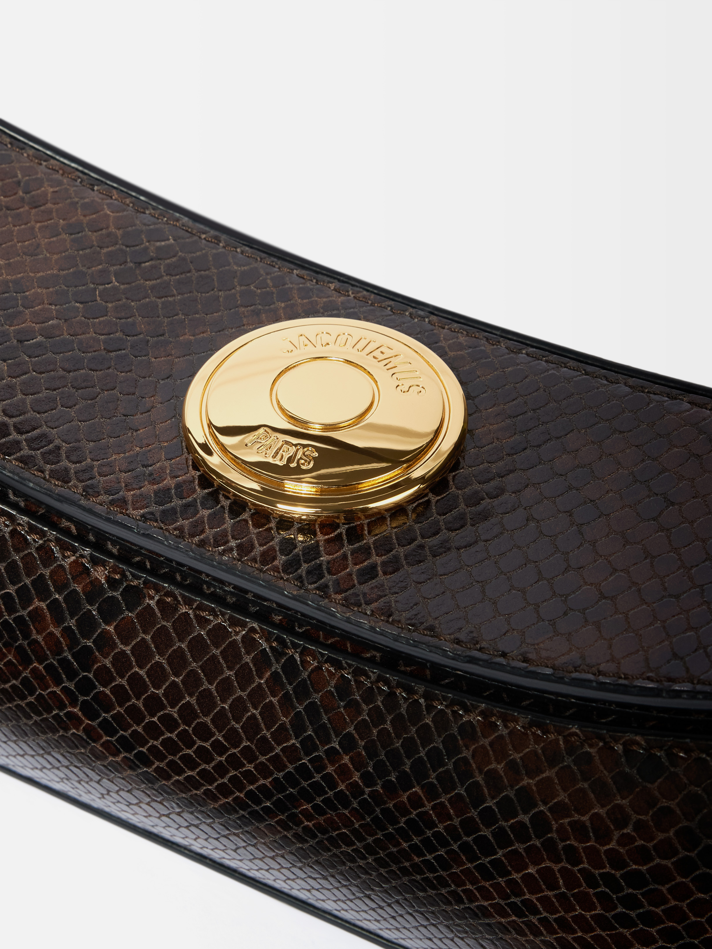 The Ovalo Clutch