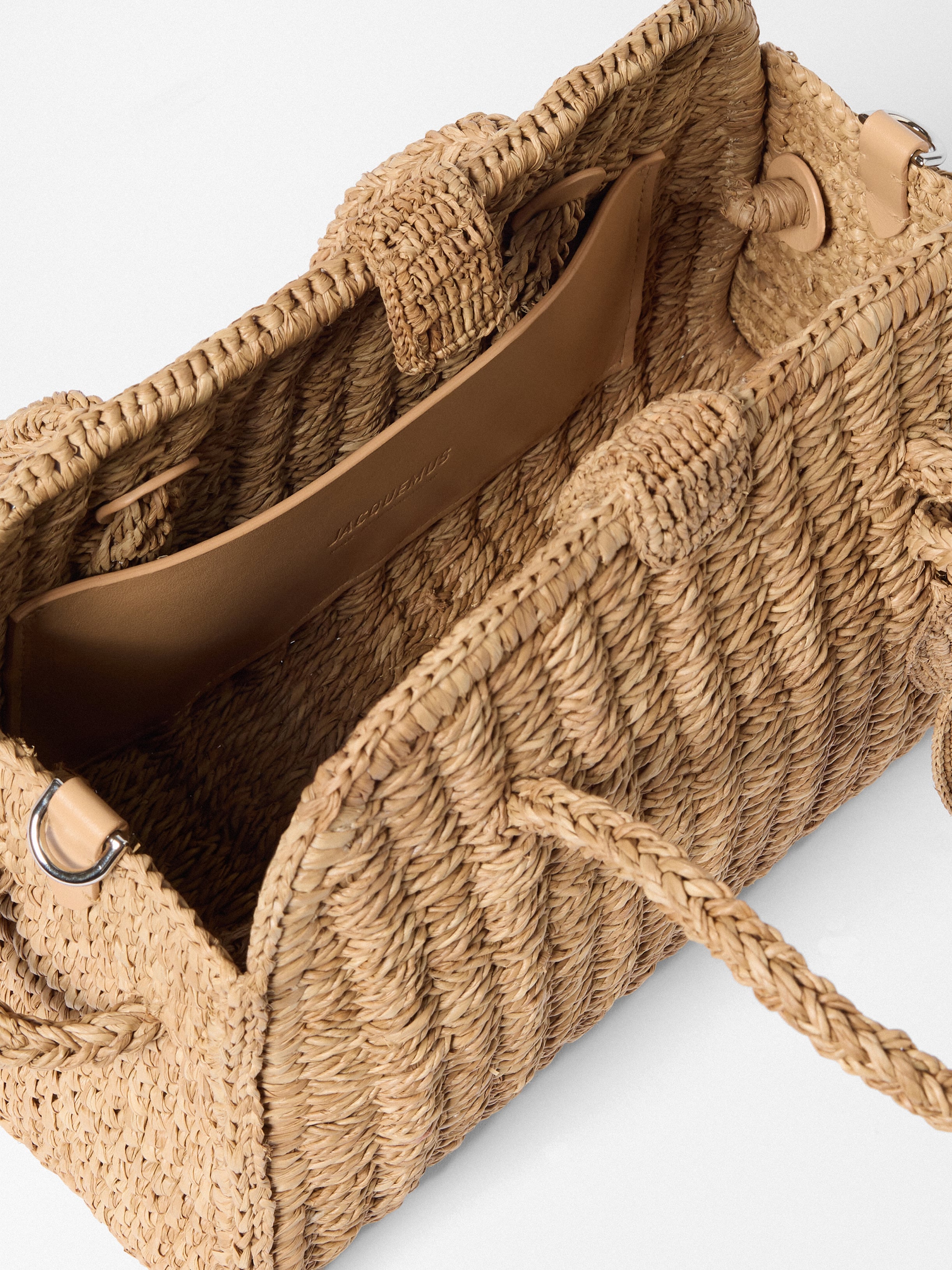 The Small Raffia Turismo