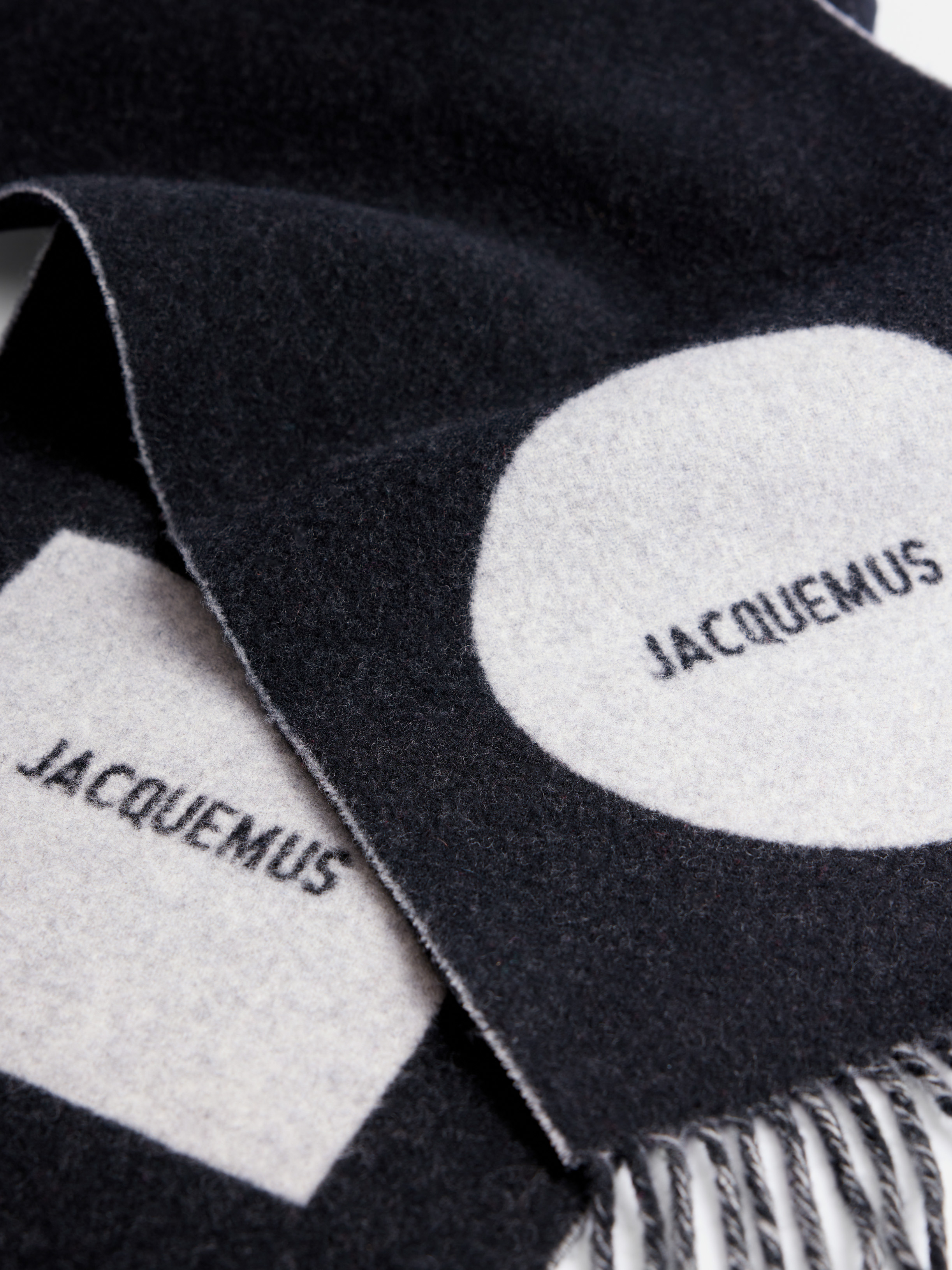 The Rond Carré Scarf